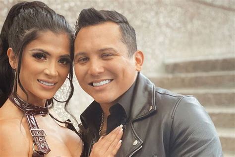 ¿Quién es Kimberly Flores, la esposa de Edwin。